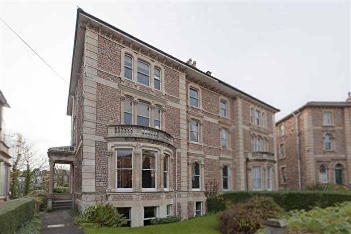 4 Bedroom Apartment To Rent In First Floor Flat, Osborne Road, BS8