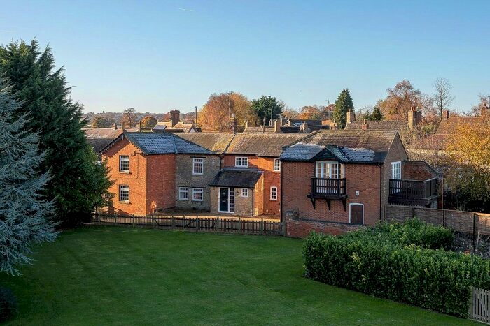 6 Bedroom Detached House For Sale In Scriveners Lane, Pury End, Towcester, Northamptonshire NN12