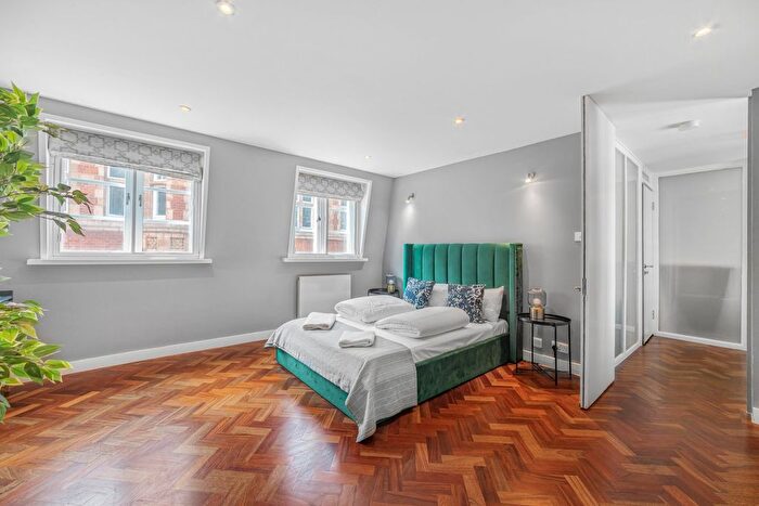 2 Bedroom Flat For Sale In Queen Alexandra Mansions, Grape Street, WC2H