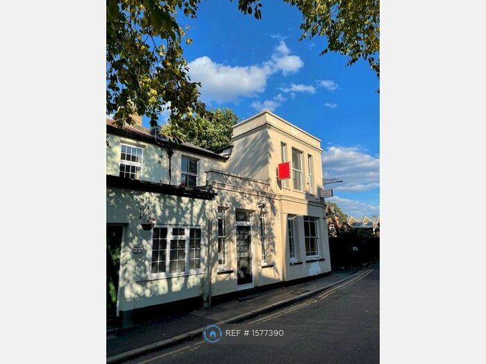 5 Bedroom Flat To Rent In Mill Street, Kingston Upon Thames, KT1