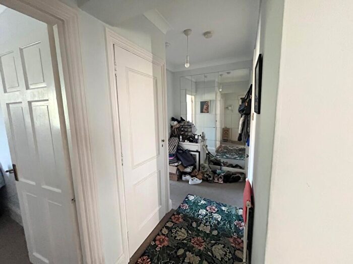 1 Bedroom Flat To Rent In Second Avenue, Hove, BN3