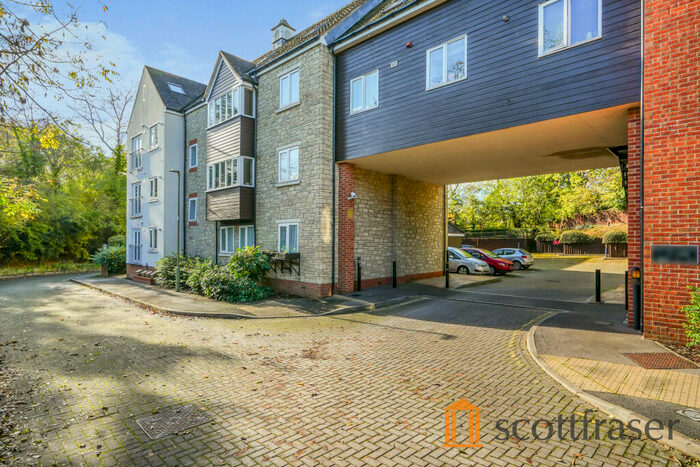 2 Bedroom Apartment To Rent In Linacre Court, Headington, OX3