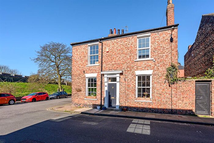 3 Bedroom Terraced House For Sale In Fairfax Street, Bishophill, York, YO1