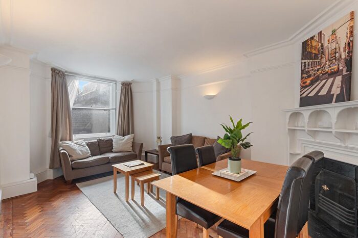 3 Bedroom Flat To Rent In Glentworth Street, London, NW1