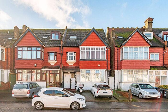 2 Bedroom Flat To Rent In Norbury Crescent, Norbury, London, SW16