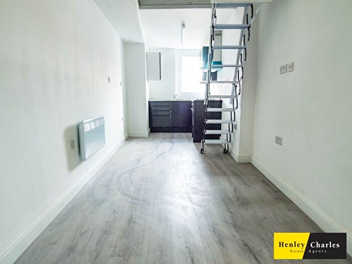 1 Bedroom Flat To Rent In Vicarage Place, Walsall, Birmingham, WS1