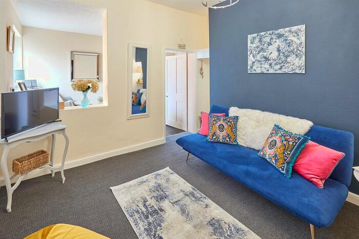 2 Bedroom Flat To Rent In Ocean Wave, Alma Parade, Scarborough YO11