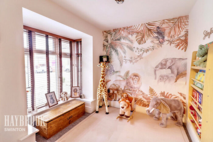 4 Bedroom Detached House For Sale In Green Shank Drive, Mexborough, S64