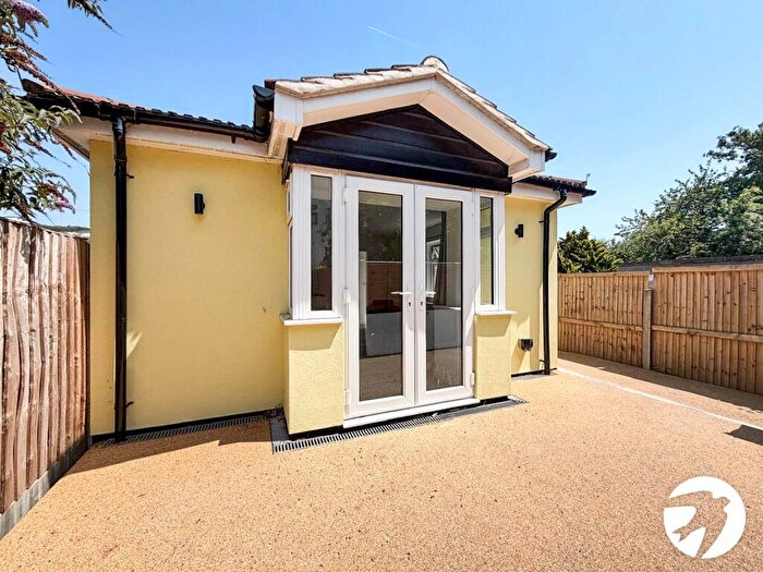 1 Bedroom Bungalow To Rent In Capstone Road, Chatham, Kent, ME5