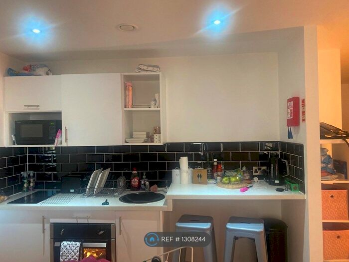 Studio To Rent In Plaza Blvd Liverpool, Liverpool L8