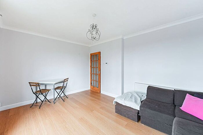 1 Bedroom Flat To Rent In Arabella Drive, Barnes, London, SW15