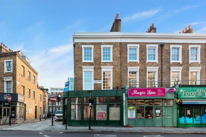 3 Bedroom Maisonette To Rent In Caledonian Road, London, N1