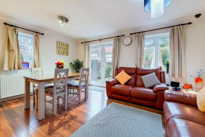 3 Bedroom End Of Terrace House To Rent In Thrush Green, North Harrow, Harrow HA2