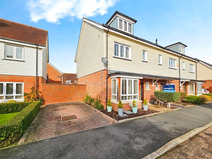 3 Bedroom Semi-detached House For Sale In Foxtails, Fleet, Hampshire, GU51