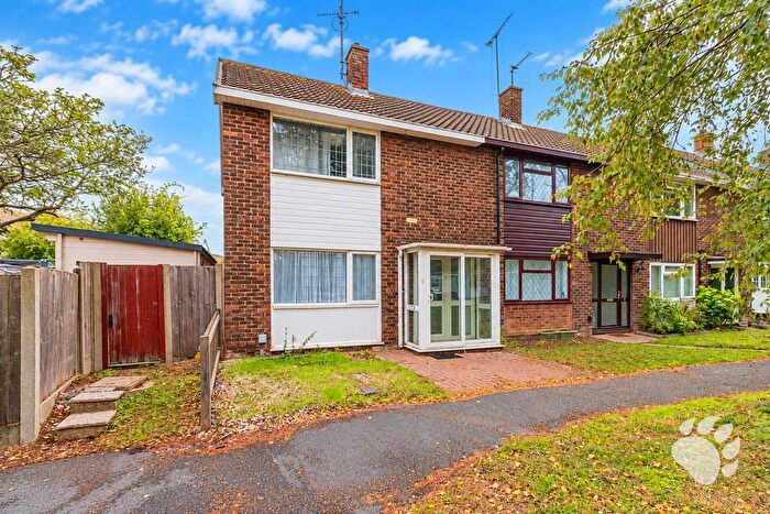 3 Bedroom End Of Terrace House For Sale In Rantree Fold, Lee Chapel South, SS16