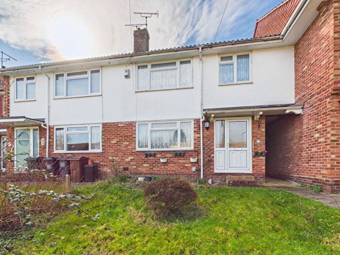 3 Bedroom Terraced House For Sale In Meadowbrook Road, Kennington, Ashford, TN24