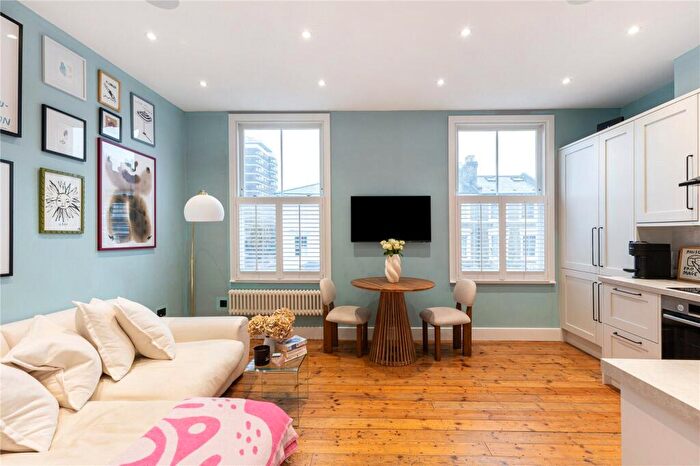 2 Bedroom Apartment For Sale In Lauriston Road, London, E9
