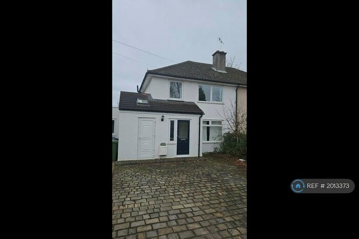 3 Bedroom Semi-Detached House To Rent In Birdwood Road, Cambridge, CB1