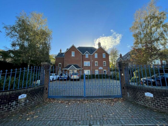 3 Bedroom Penthouse To Rent In Lansdowne Road, Bournemouth, BH1