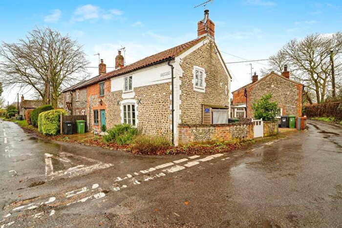 2 Bedroom Character Property For Sale In Grove Corner, Roughton, Norwich, NR11