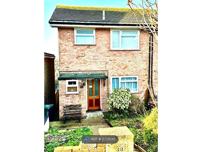 3 Bedroom Maisonette To Rent In Batemans Road, Brighton, BN2