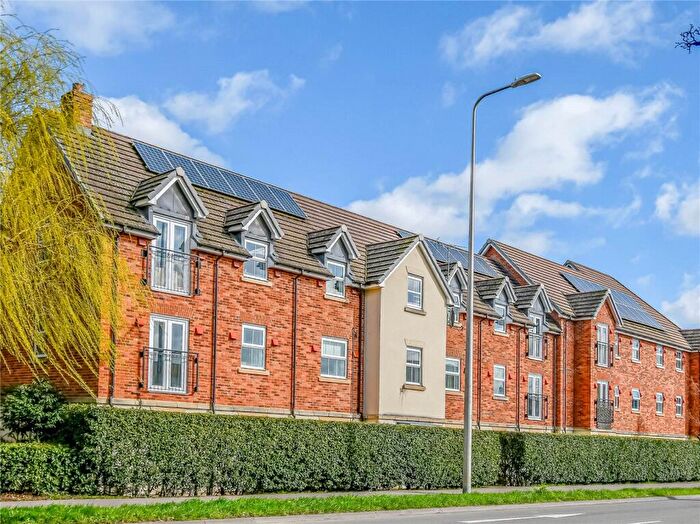 2 Bedroom Apartment For Sale In Old Wardour Way, Newbury, RG14