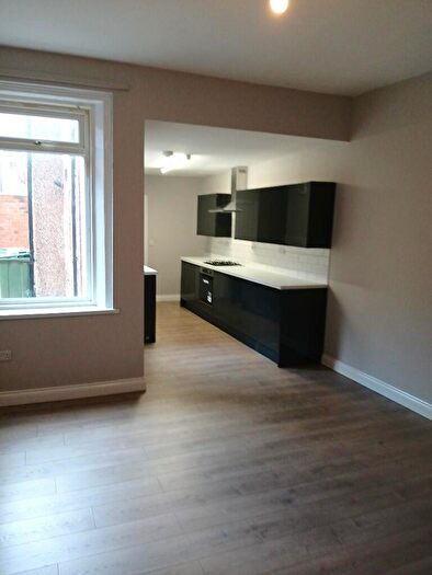 2 Bedroom Flat To Rent In Rectory Road, Gateshead, Tyne And Wear, NE8