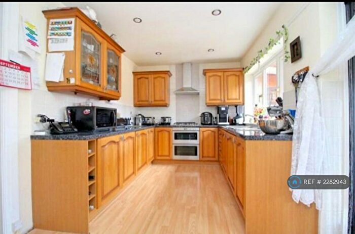 3 Bedroom Semi-Detached House To Rent In Stockton Road, London, N18