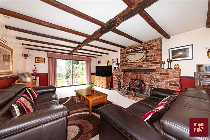 5 Bedroom Detached House For Sale In The Stumps, Ripplesmore Close, Sandhurst, GU47