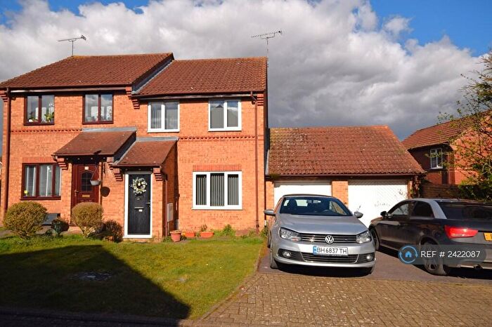 3 Bedroom Semi-Detached House To Rent In Clover Close, Rugby, CV23