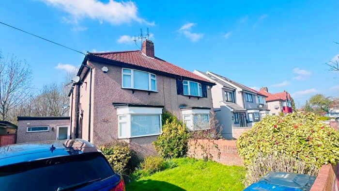 4 Bedroom Semi Detached House To Rent In Laughton Road, Northolt, UB5