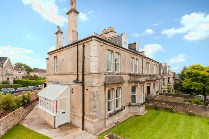 5 Bedroom House To Rent In Lansdown Road, BA1