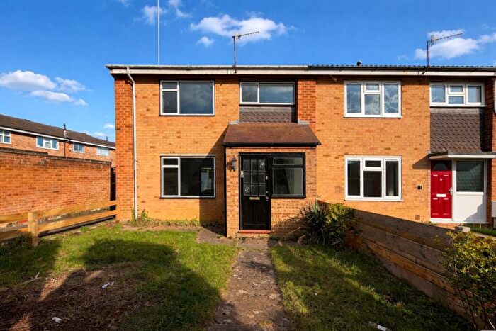 3 Bedroom Terraced House To Rent In Windrush, Banbury, Oxfordshire, OX16