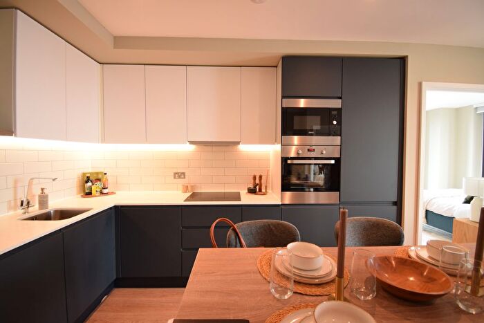 3 Bedroom Flat For Sale In Symphony Park, Manchester, M1