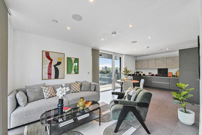 3 Bedroom Apartment For Sale In Old Smokehouse, Hackney Wick, E9