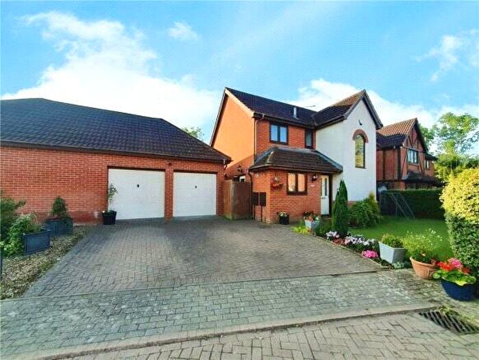 4 Bedroom Detached House To Rent In Harlequin Place, Shenley Brook End, Milton Keynes, MK5