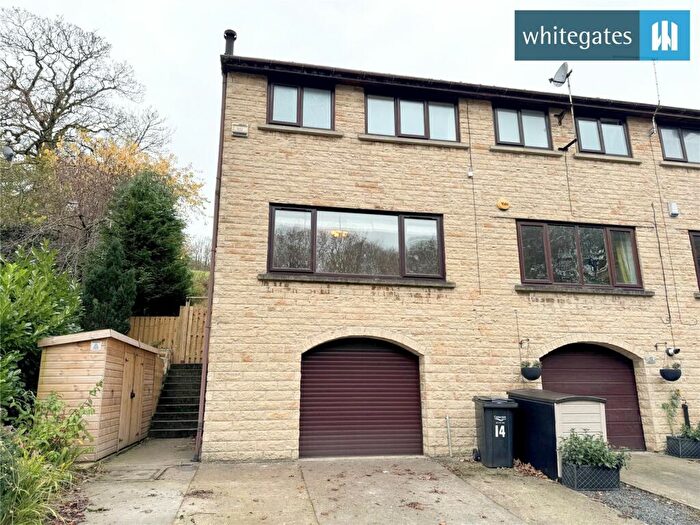 3 Bedroom End Of Terrace House For Sale In Hebble Vale Drive, Wheatley, Halifax, HX2