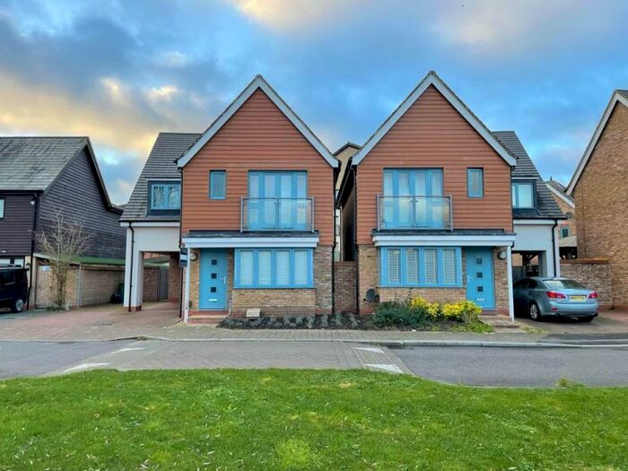 3 Bedroom Detached House To Rent In Bewdley Grove, Broughton, MK10