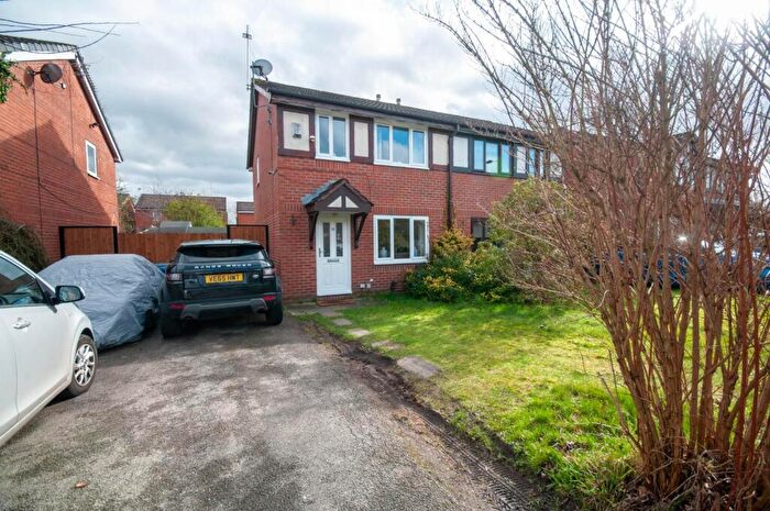 3 Bedroom Semi Detached House For Sale In Riverside Road, Radcliffe, Manchester, M26