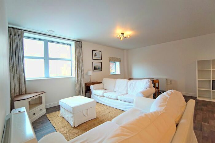 2 Bedroom Flat To Rent In Stanley Court, Bartholomews Square, Bristol, BS7