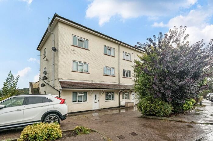 2 Bedroom Flat For Sale In Chesham, Buckinghamshire, HP5