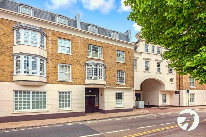 1 Bedroom Flat To Rent In West Street, Gravesend, Kent, DA11