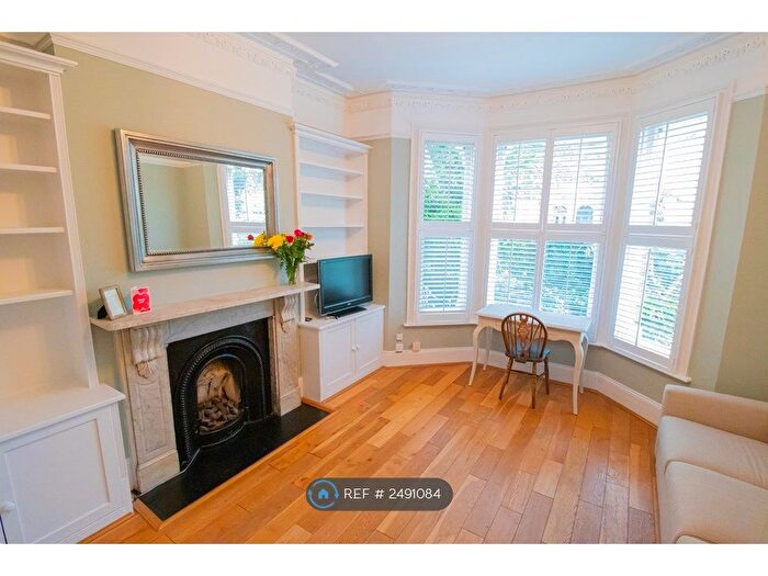 2 Bedroom Flat To Rent In Balham, London, SW12