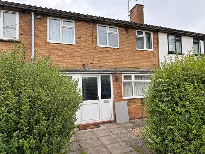 3 Bedroom Terraced House To Rent In Garden Avenue, Hatfield, AL10