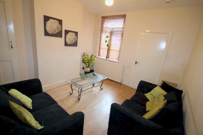 3 Bedroom House To Rent In Gaul Street, Leicester, LE3