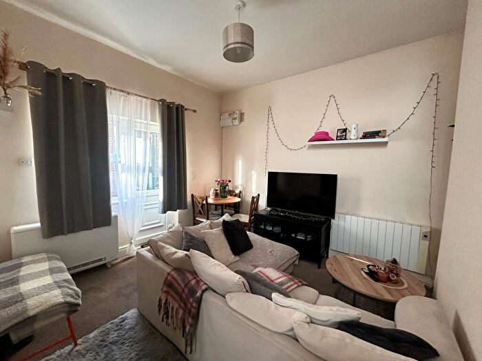 1 Bedroom Flat To Rent In New Street, DE14