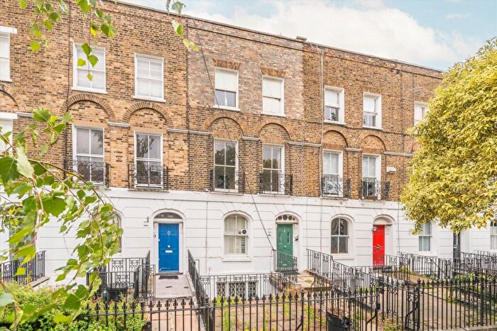 3 Bedroom House For Sale In Cloudesley Road, Islington, N1