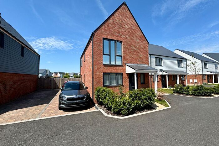 3 Bedroom Detached House For Sale In Twin Oaks Drive, Polegate, Sussex, BN26