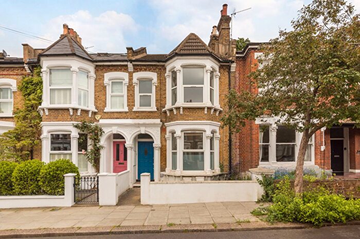 1 Bedroom Flat To Rent In Gowlett Road, Peckham, SE15