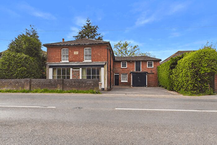 3 Bedroom Detached House For Sale In Botley Road, Horton Heath, SO50
